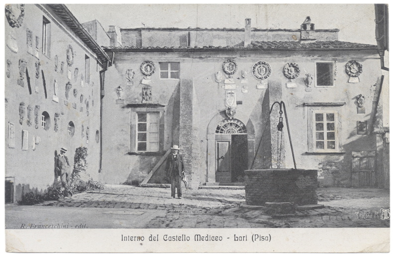 interno del Castello Mediceo - 1918.jpg