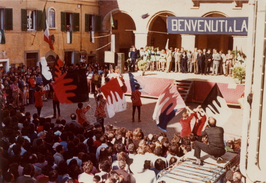 Spettacolo folkloristico durante la Sagra delle Ciliegie del 1973