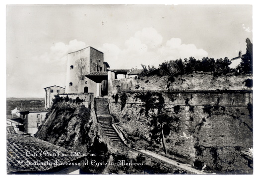 Lari - Scalinata d'accesso al Castello Mediceo