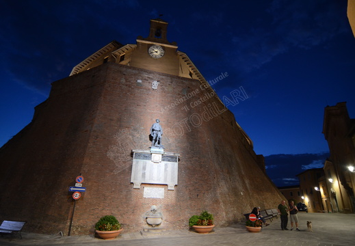 castello e monumento ai caduti - 01