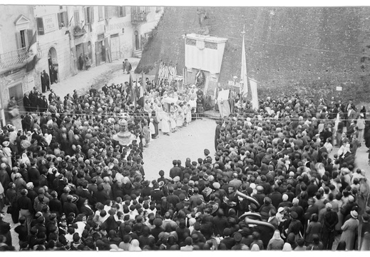 Processione del Corpus Domini e proclamazione impero