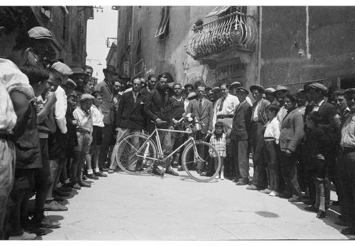 Gruppo di larigiani attorno a Pietro Mencacci